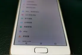 教你闲置手机改直供电，成本不到20元，可当机顶盒和监控屏使用图片