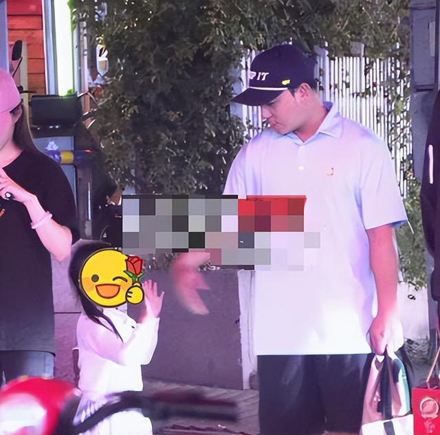 释永信被带走调查不到4个月，释小龙近况曝出，一点都不意外