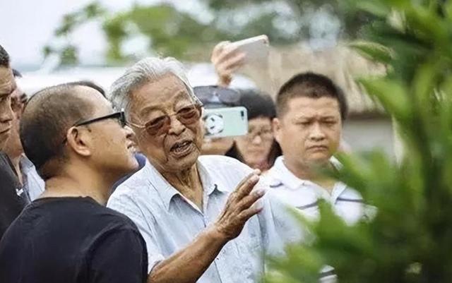 90年代烟民首选！香味醇厚红塔山，现十块一包，褚时健：难辞其咎