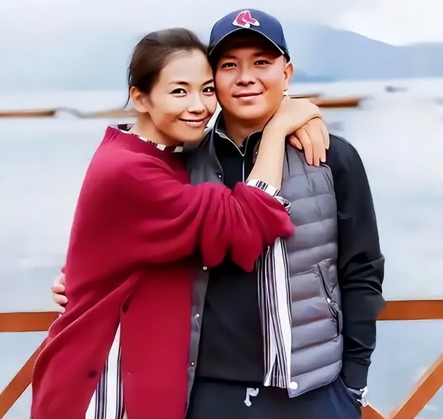 他曾与刘涛同床共枕4年，如今年过六旬依旧未娶，刘涛直言愧疚