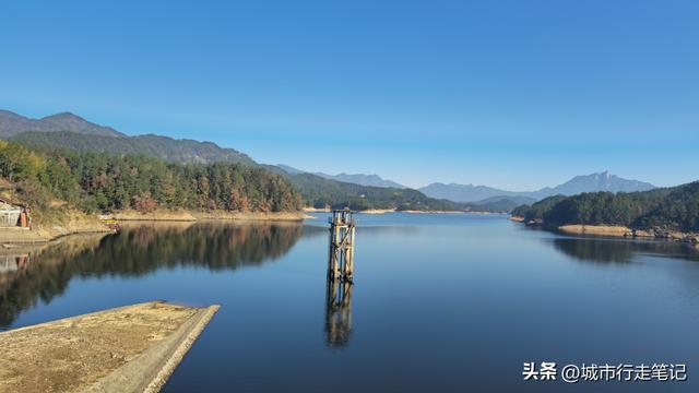 马丁公路、水上红叶的秋景没看到，却被日落和水库给震撼了