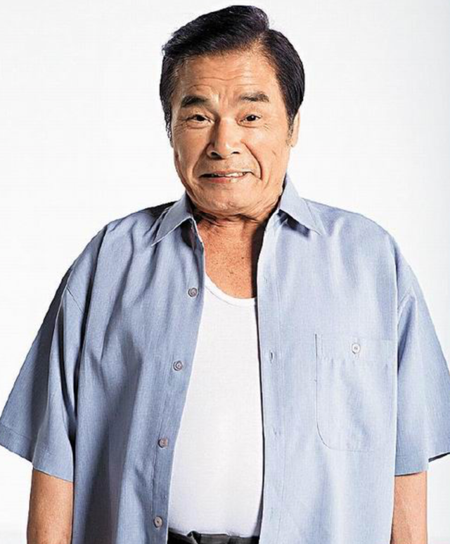 他和6个老婆共处一室，每人每月7万零花钱，71岁又娶小20岁妻子