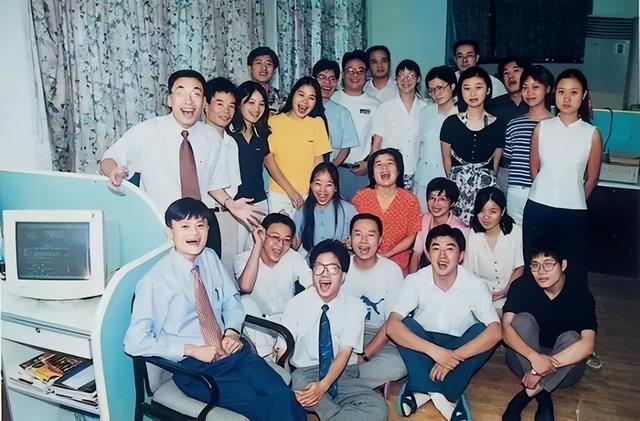 马云61岁了，用61张照片看他一路走来的故事！（真的感慨万千）