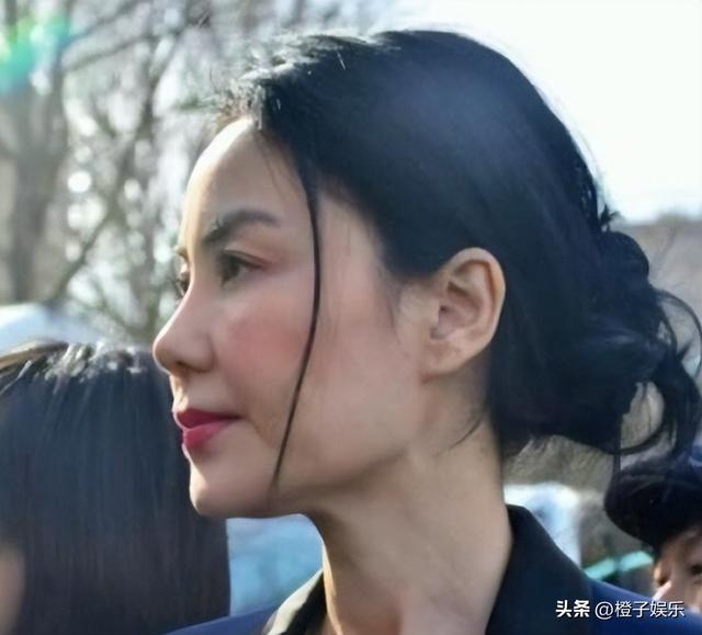 王菲和窦唯离婚26年，当初人人看好的一对，是怎么分开的？