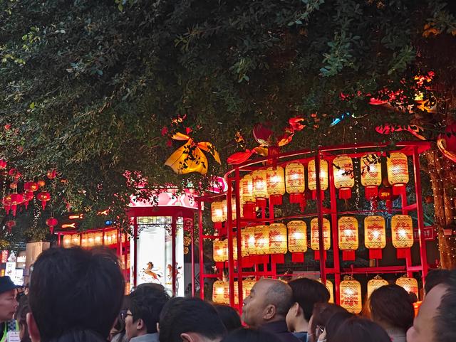 福鱼游进三坊七巷！昨夜福州元宵，惊艳了全国