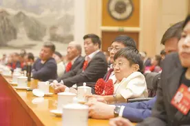 我的邯郸故事丨“玻璃女孩”魏瑞红荣膺全国自强模范图片