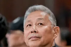 金鸡奖这一夜，人情冷暖、江湖地位，在陈道明身上体现得淋漓尽致图片