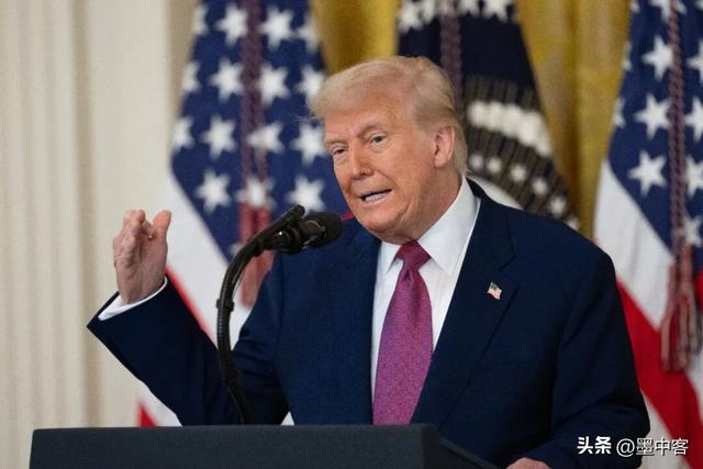 美军报复太狠	，特朗普两头为难点火中东，打穿了新门罗主义幻想