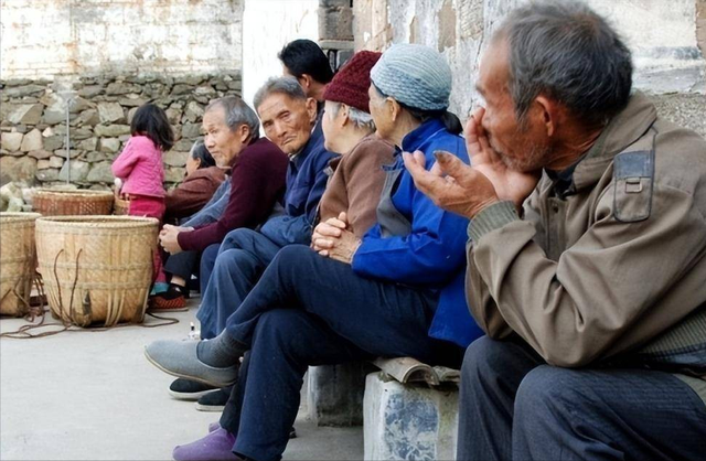 中国将迎人口死亡高峰！22年1041万，23年1100万，去年死亡多少？