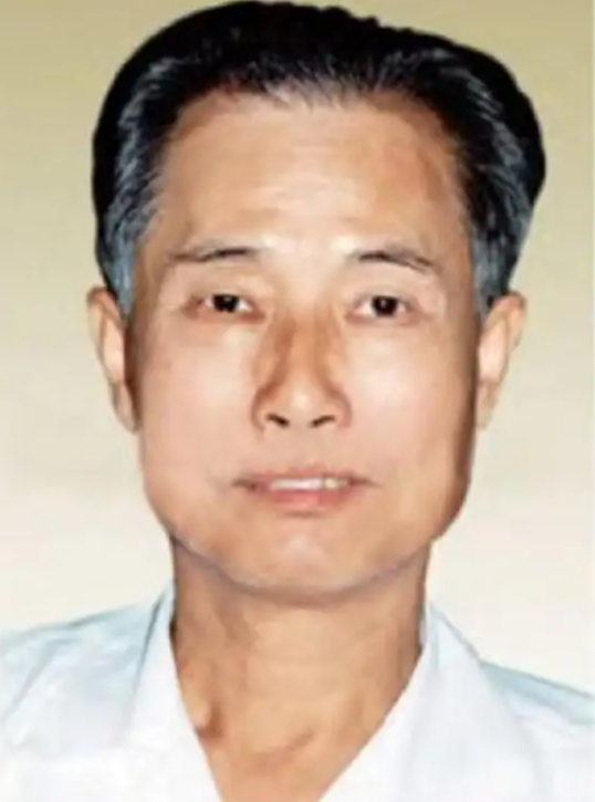 他曾是广东省委书记，拒绝王光美到家中做客，3个儿子无一从政