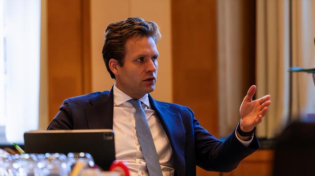 荷兰代表在北京两轮谈判后，当初嚣张跋扈的样子，现在一点都不剩