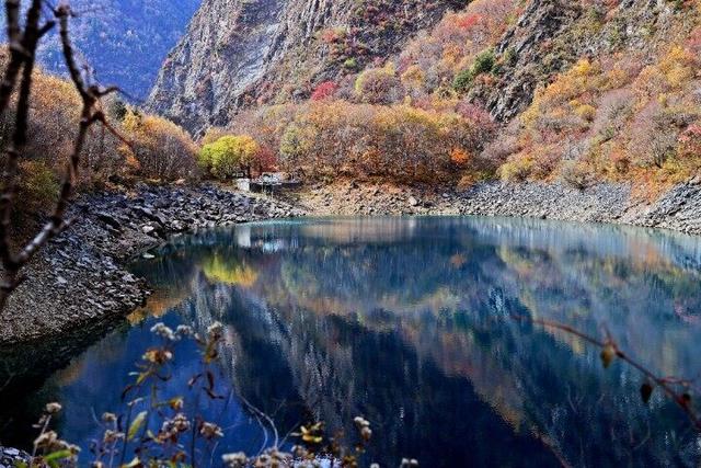 四川这个地方的初冬，是彩色的！