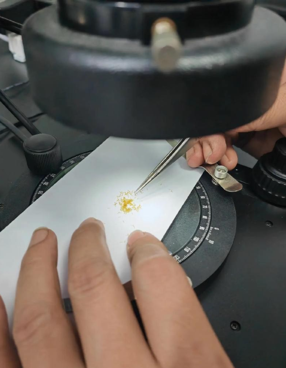 卡脖子难题破局！中国造自修复铠甲，微弹簧百亿次蹦不软