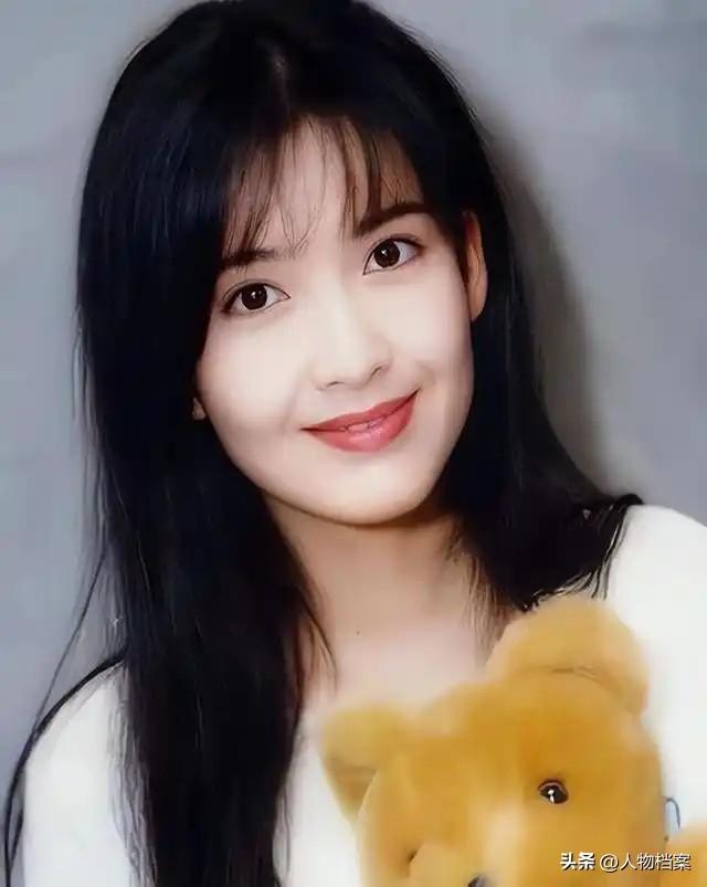被戴8次绿帽子，3次被捉奸在床，这就是我们“玉女”守卫的爱情