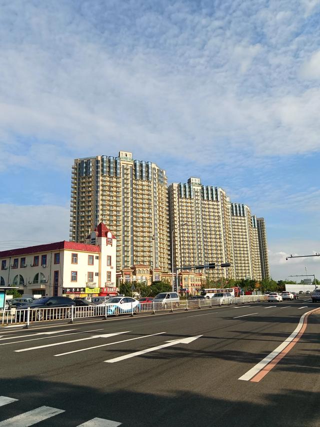 威海影视城曾人气也非常火爆，海水清澈位置好不知何时能回到从前