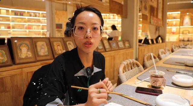 敦煌印局国庆迎来客流高峰 传统文化体验受青睐