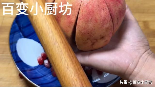 今天才发现，原来石榴这样剥皮，不脏手也不流汁，1分钟剥一大盘