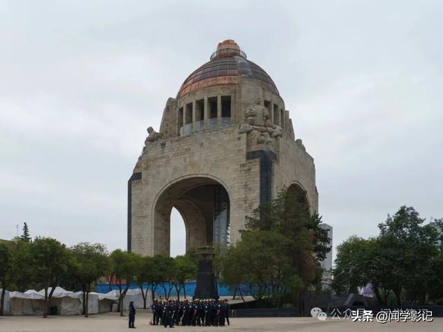 墨西哥城见闻：三文化广场和悬浮图书馆
