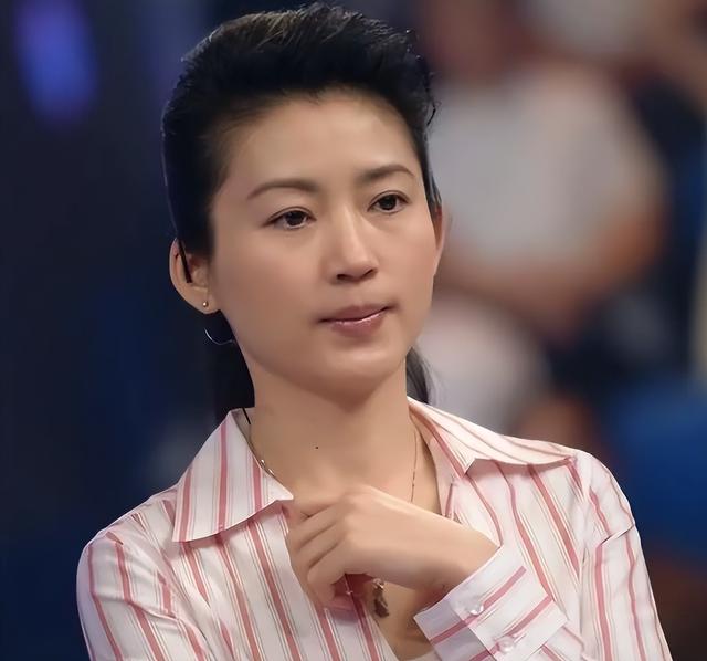 55岁王小丫：一婚嫁富豪，二婚嫁高官，两婚未孕，如今普通成大妈