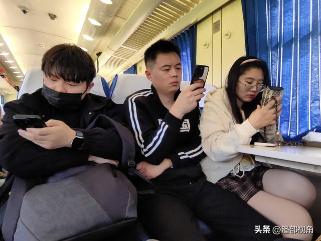 周末去坐了一趟无锡-上海的火车