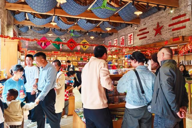 这份全新的探店攻略，带你解锁石峁遗址文化旅游区的完美假期！