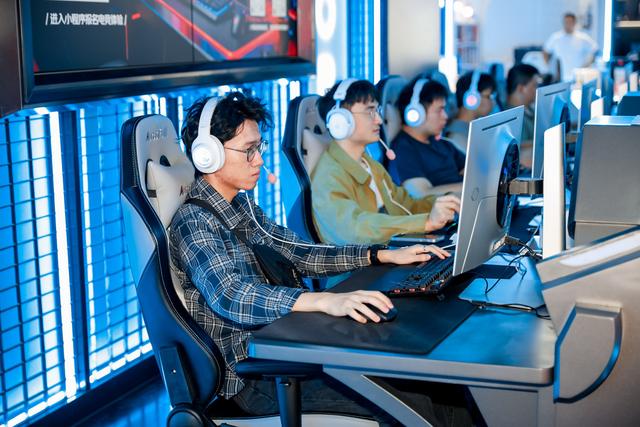 京东MALL福建首店落户厦门 单日客流突破5万引领消费新体验