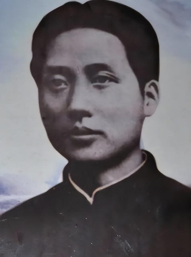 毛泽东3次登上故宫城墙，却不肯入宫门半步	，只说“在这里看看”