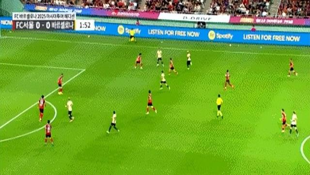 半场-亚马尔双响+被断致丢球莱万建功 巴塞罗那3-2首尔FC