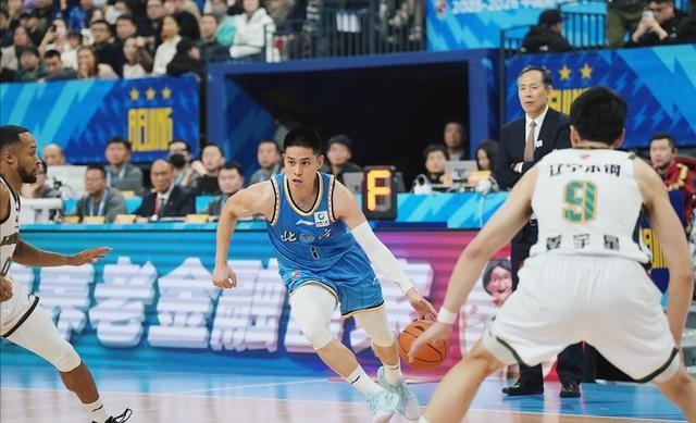 北京94-81大胜辽宁，没想到赛后吴乃群说这种话，裁判吹罚有猫腻