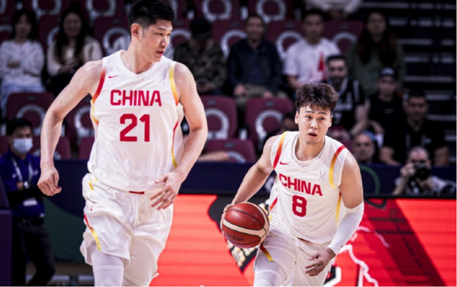 亚洲杯疯狂一夜！四个小组第一确定，中国男篮八强赛对手基本锁定