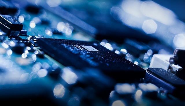 俄罗斯芯片90%都依赖进口，为何不怕被美国卡脖子？原因全在苏联
