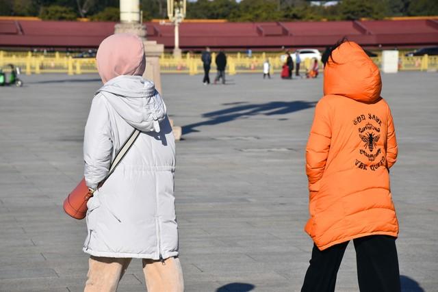 大量俄罗斯游客涌入承德，打着旅游幌子不去旅游不吃美食，为啥来