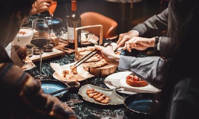 周末聚会文案，挑一句分享快乐