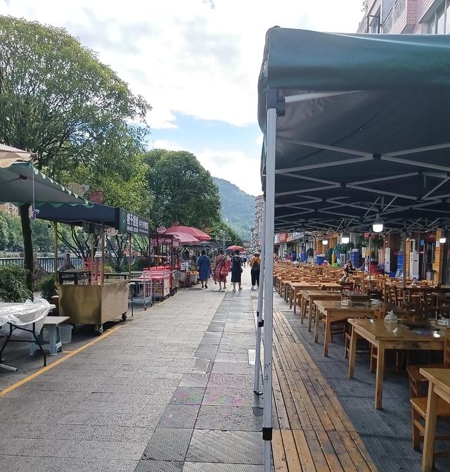 难忘宣恩的美食和夜景,还有白嫖了7小时停车场