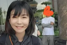 苏苏，递品兼模特的西安女孩，她温婉贤淑，可爱动人。图片