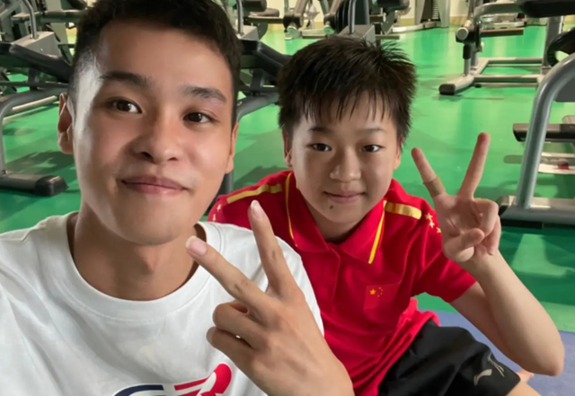 全红婵担心的事还是发生，老家别墅刚封顶	，爸妈就走上大衣哥老路