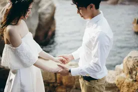两性交往时，男人越用力，女人越上头图片