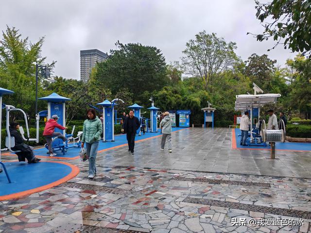 邯郸丛台公园最大的亮点就是里面的一座造型奇特的城堡