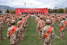 云南省丽江市欢送新兵奔赴军营图片