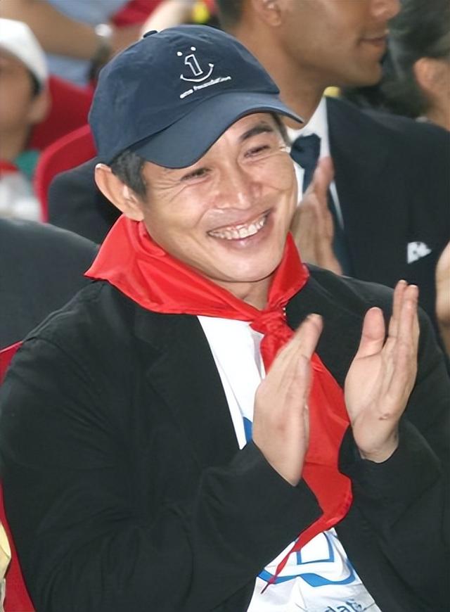 李连杰手术3天后，恶心的一幕发生了，5cm刀口也没换来网友同情