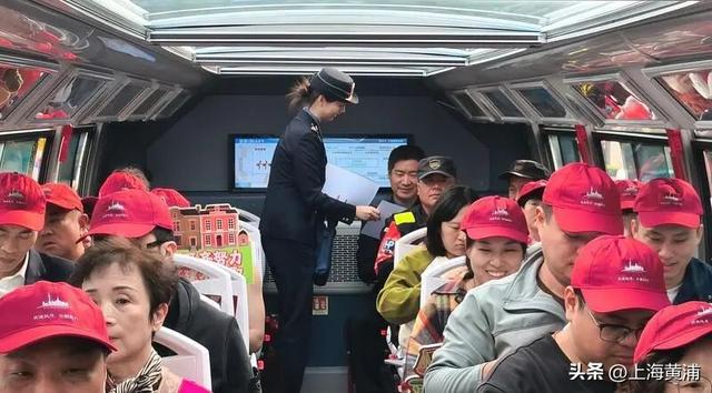 “一路风光一路法”：外滩普法巴士开跑，市民沉浸式学法