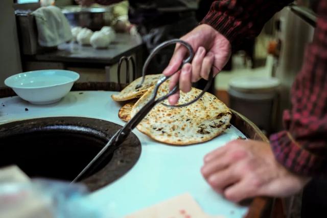 不走寻常路的国际化县城，关心一日三餐，更关心咖啡和汇率