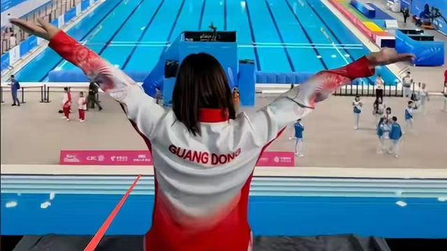 不愧是全红婵！全运会后干了两件大事，难怪成龙这样评价她