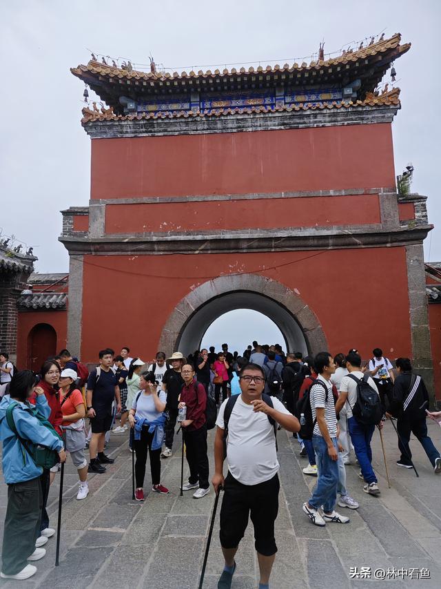 徒步登泰山之二——又是3小时，从中天门到南天门，不累！