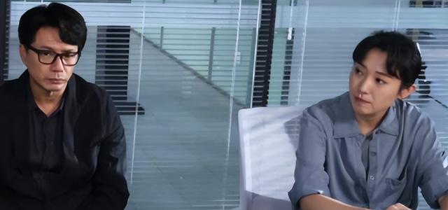 许亚军捧着，段奕宏护着，郭京飞宠着，演了55部戏，41岁终于红了