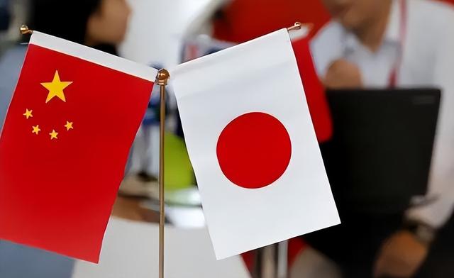 为何日本军国主义，始终未被彻底清算？究竟是哪些势力“作祟”？