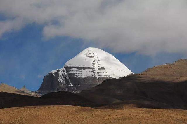 穿越阿里，才算真正到过西藏！万山之祖与百川之源在此相遇。
