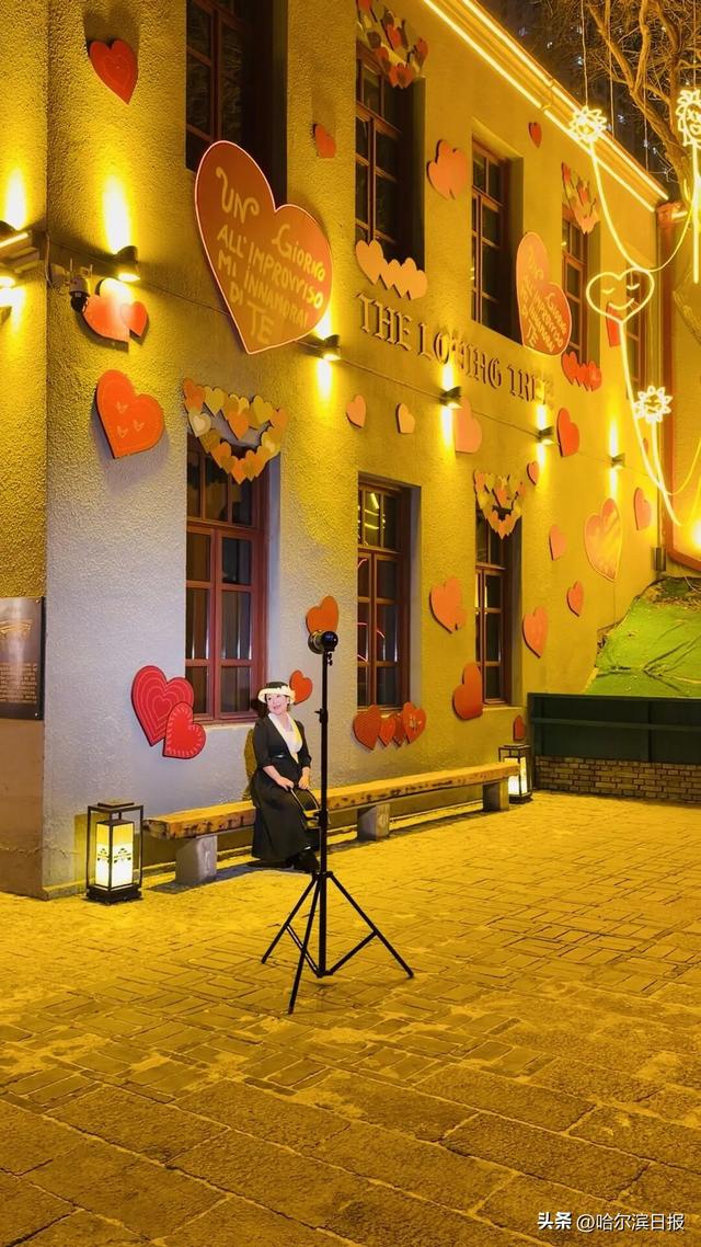 老街还可以有这样的“打开方式”！在夜幕光影浪漫中穿越百年