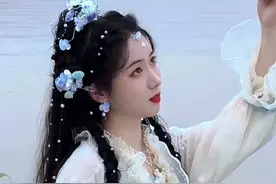 一朝穿书 穿成了他白月光的替身 一睁眼就是被退婚现场 自己还是女配图片