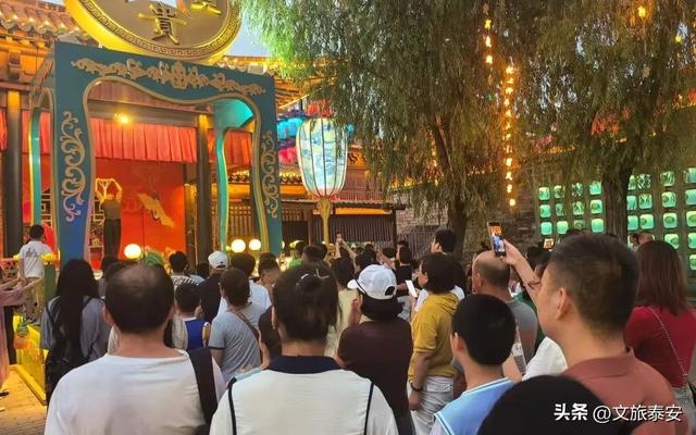 飞檐染月色，恰是不夜天！华灯织就下的大宋不夜城太美啦！